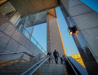 stairs-6133971_1280-1